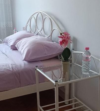 Авиа- Бижу В Полите На Царевец Veliko Turnovo Bagian luar foto
