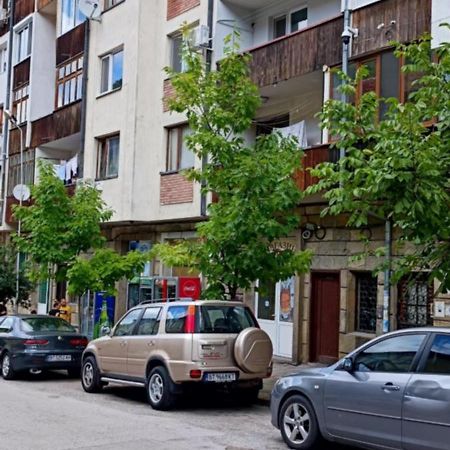 Авиа- Бижу В Полите На Царевец Veliko Turnovo Bagian luar foto