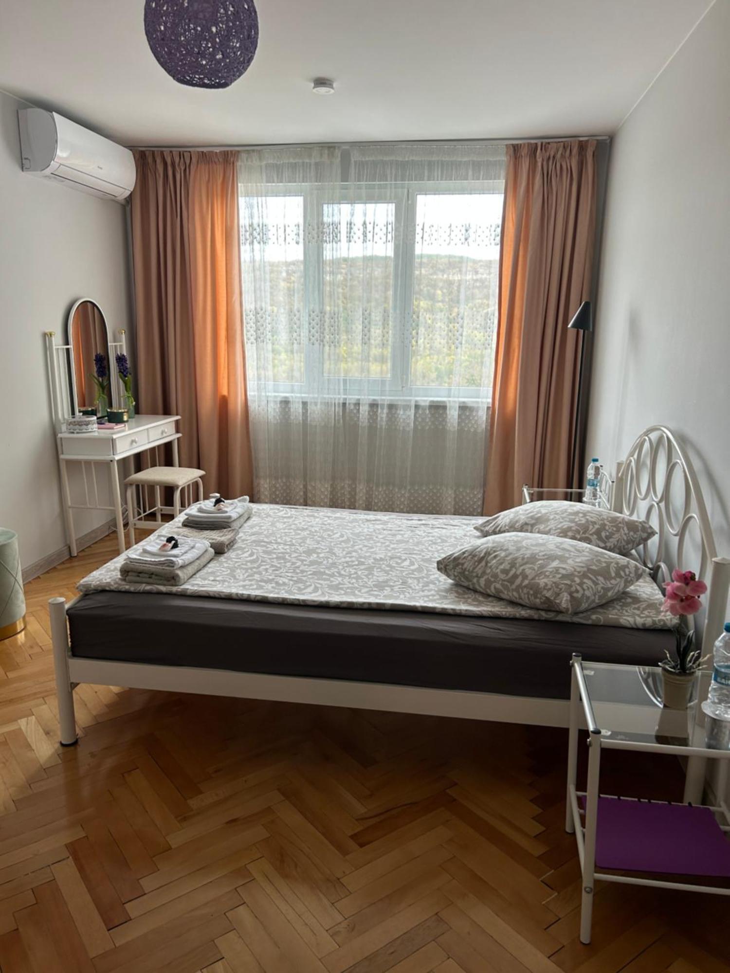 Авиа- Бижу В Полите На Царевец Veliko Turnovo Bagian luar foto